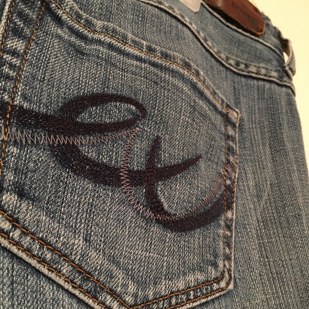 Express Mid Rise Boot Cut Jeans - Picture 2 of 8